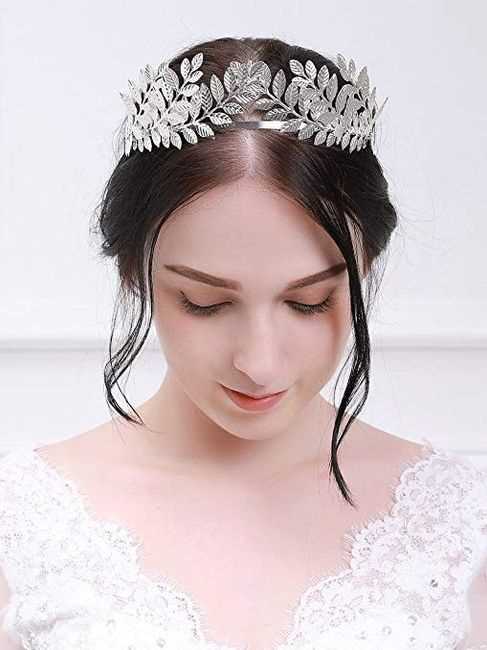 ¿Cuál es la diferencia entre una corona y una tiara?