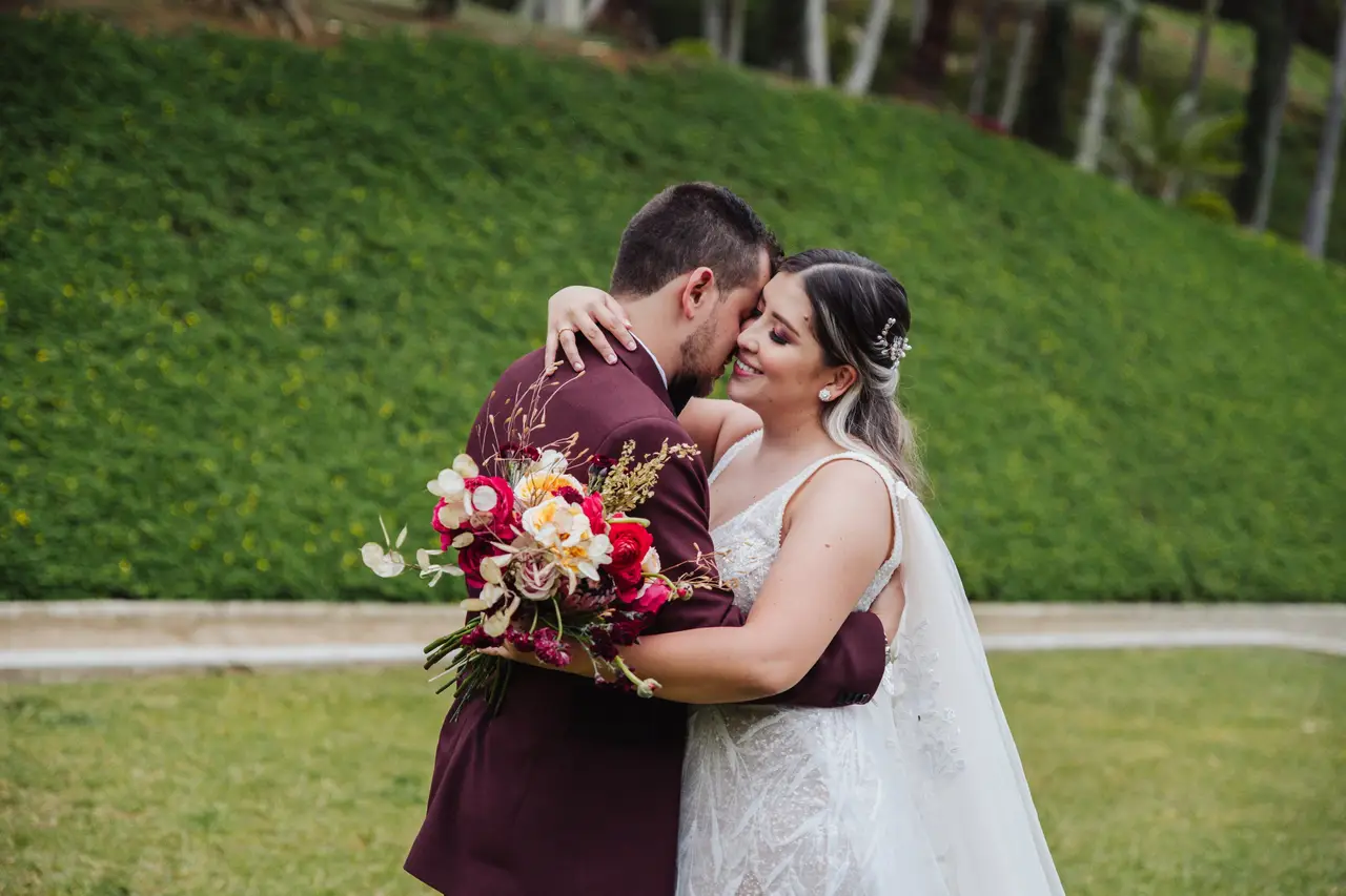 Preparativos para entregar al novio en el altar