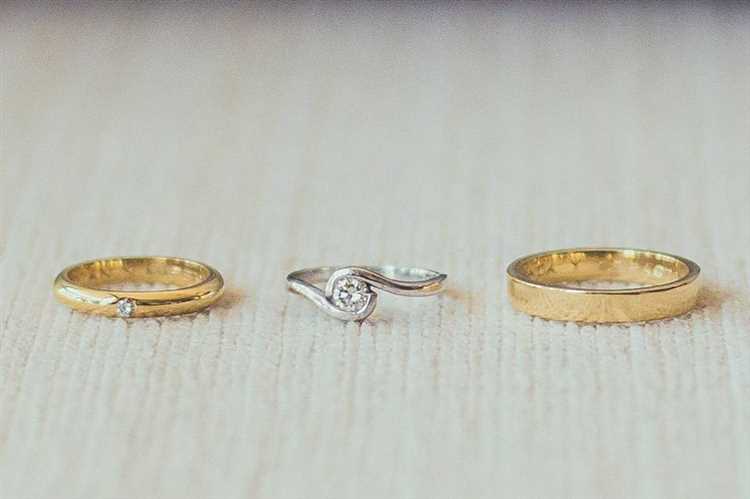 ¿Dónde se pone el anillo de casar?