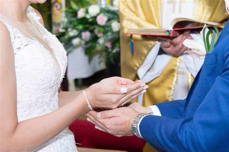 ¿Que se dice cuando se entregan las arras en una boda?