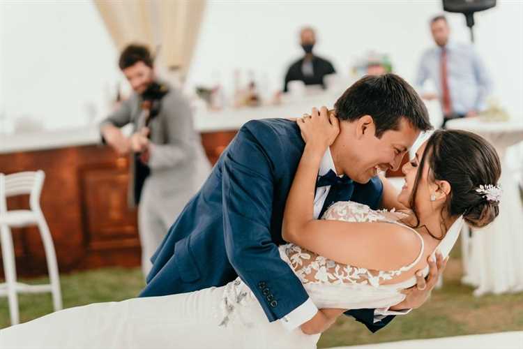 ¿Quién baila primero el vals con la novia?