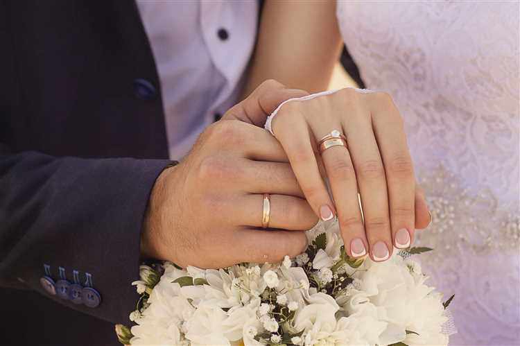 ¿Qué significan los tres anillos de matrimonio?